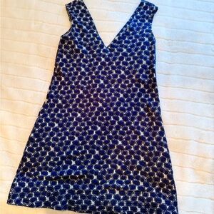 Chic Diane Von Furstenburg Blue Patterned Dress (size 0 but wears as size 8)